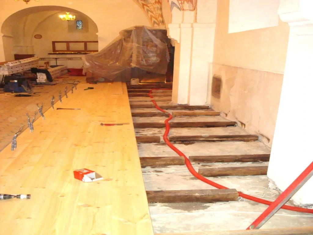 Kirkegulv: Karsten Birk